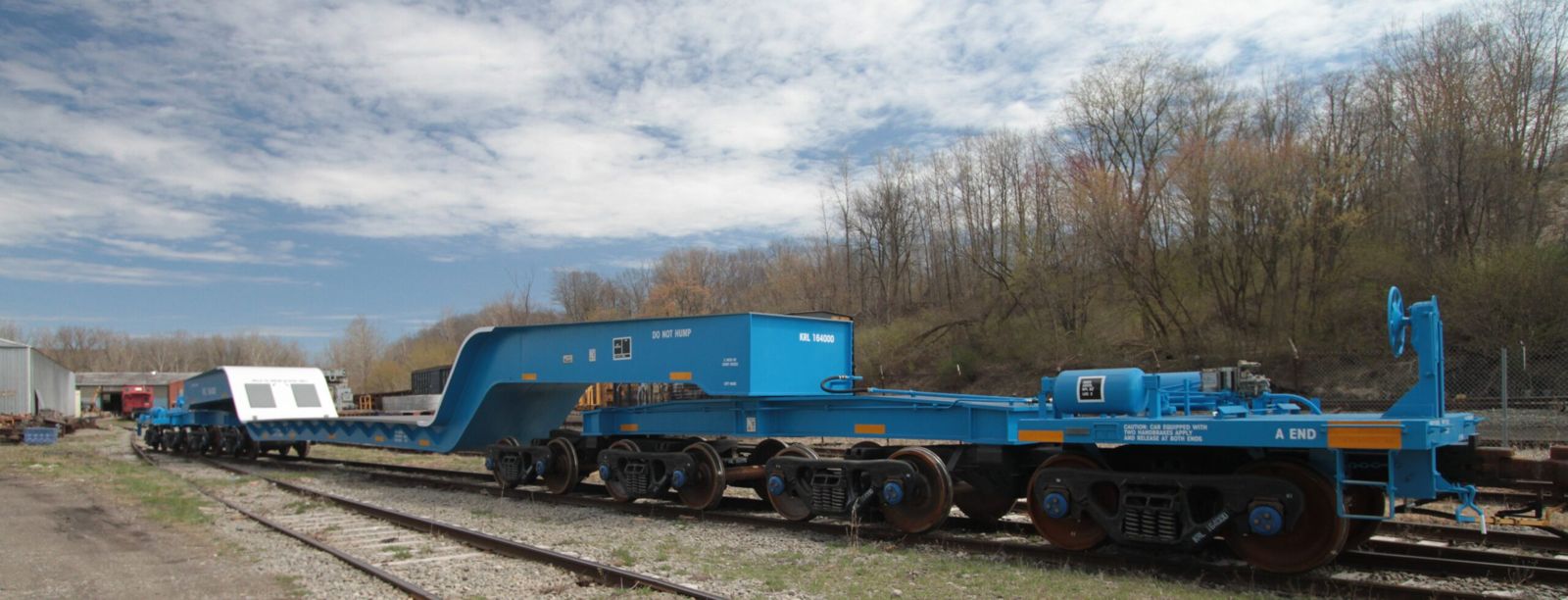 UTC 40-foot deck 16-axle rail car